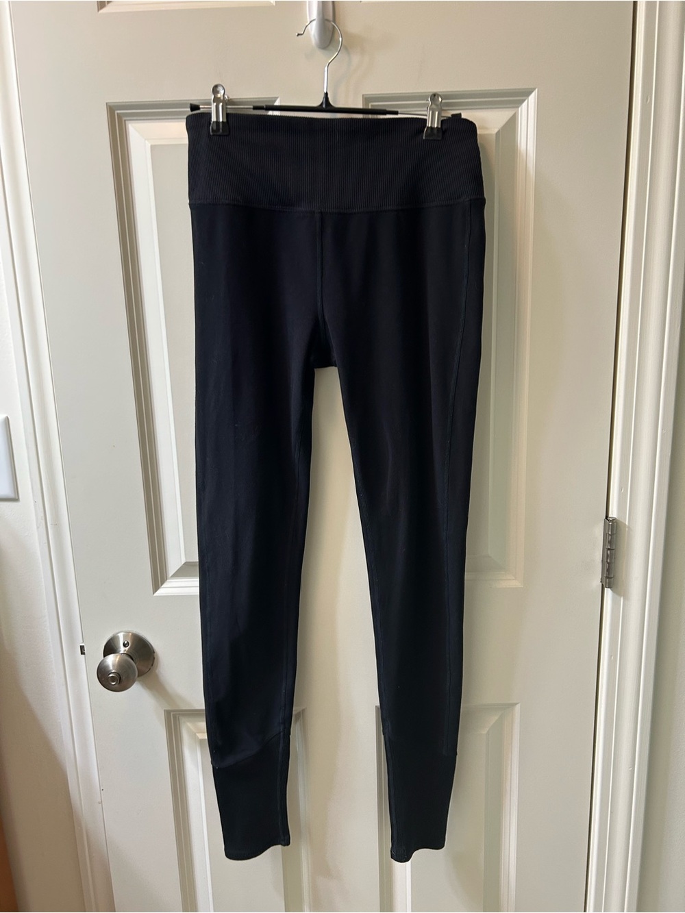 ALO Yoga Black High-Waist Ribbed at waist and ankles Leggings Size M